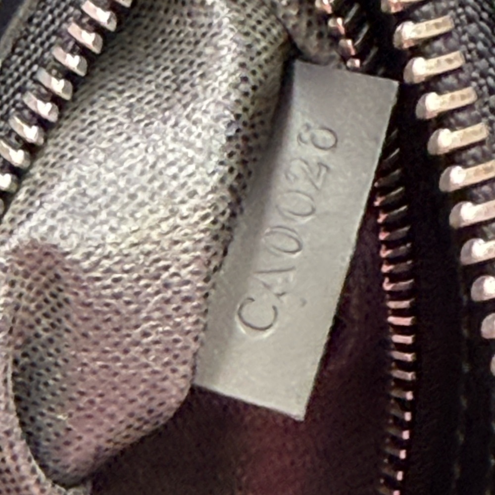 Louis Vuitton Taiga Parana Clutch EUC - Picture 8 of 9